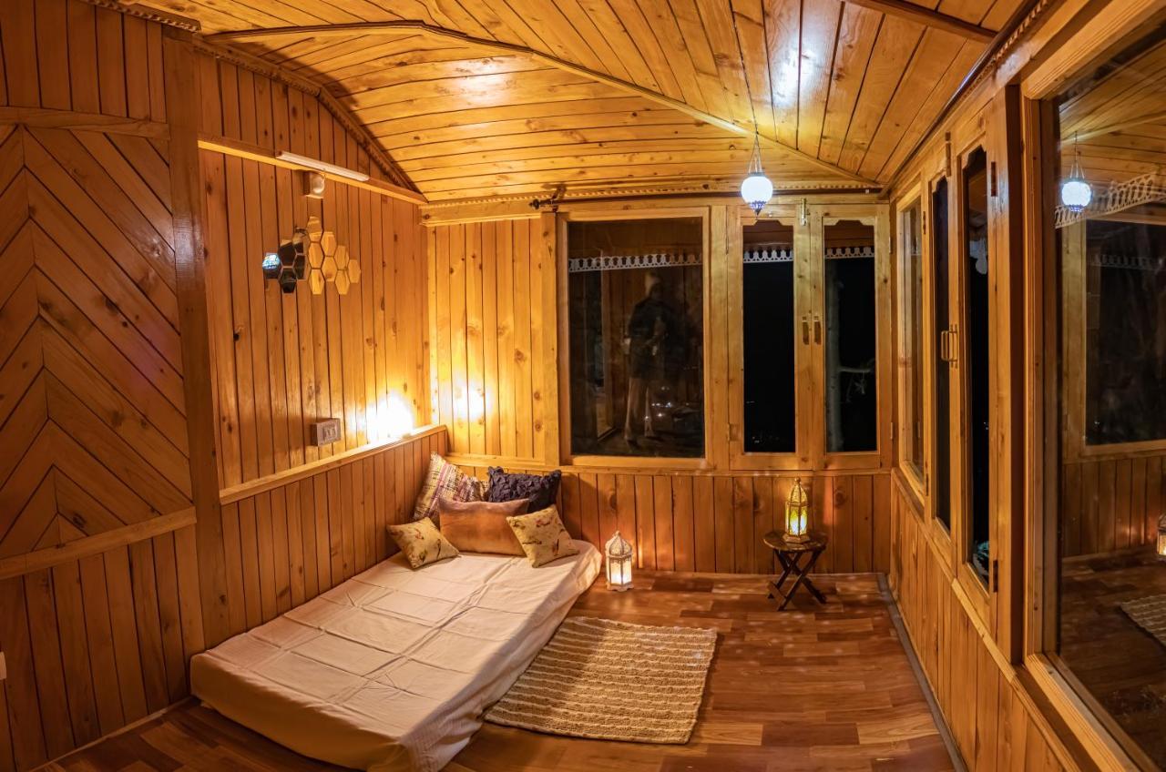 Freebird Nest Jibhi Hotel ภายนอก รูปภาพ