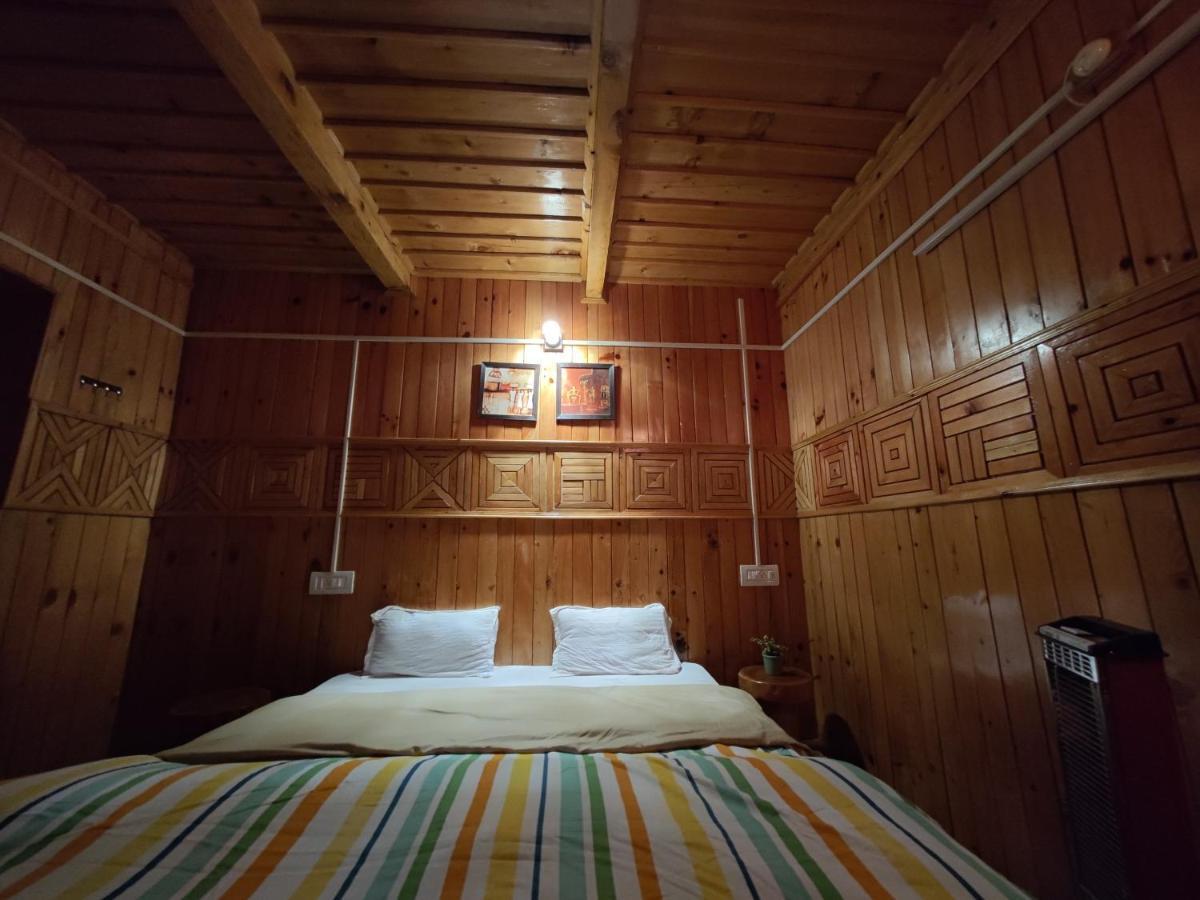 Freebird Nest Jibhi Hotel ภายนอก รูปภาพ