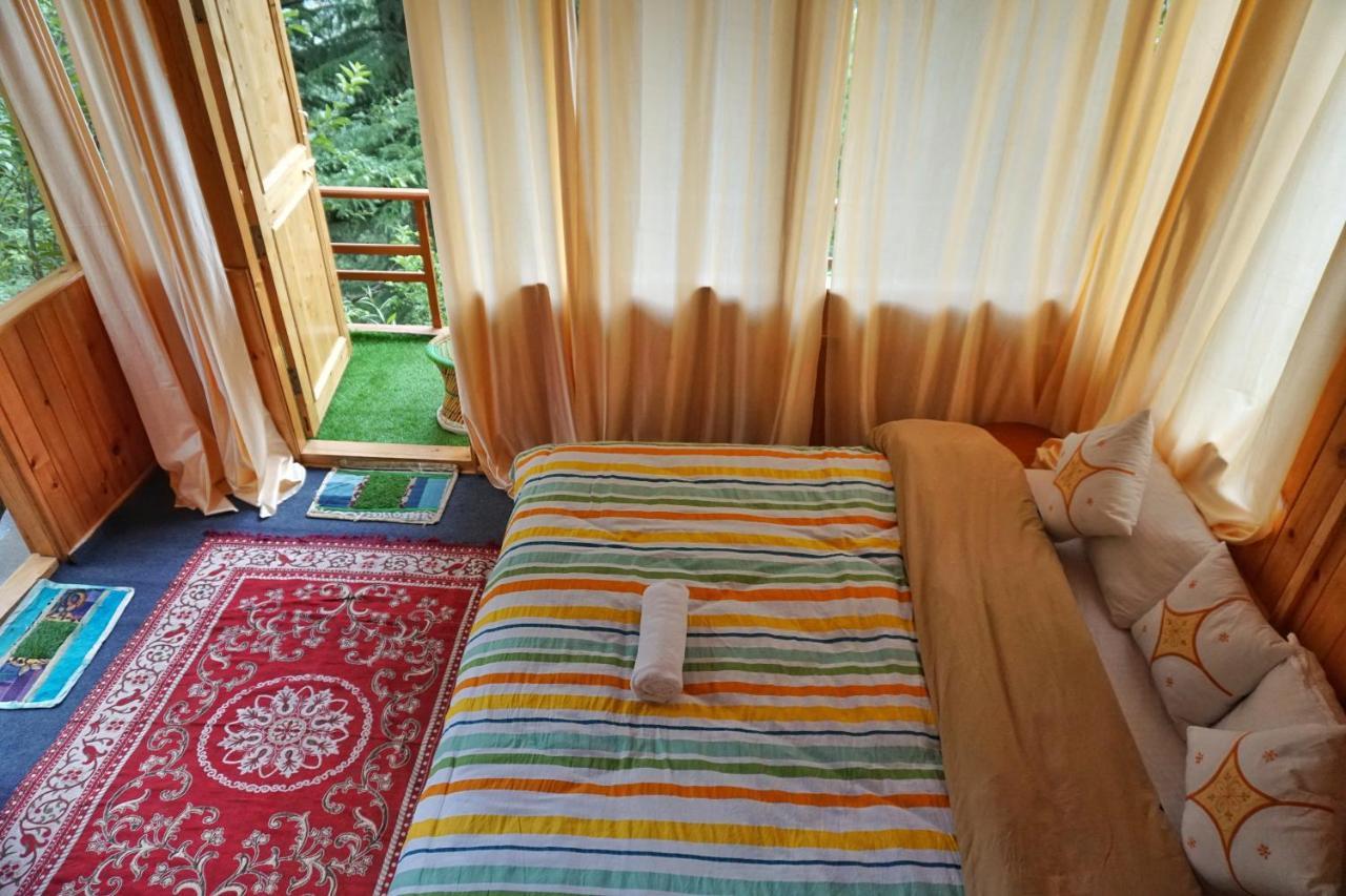 Freebird Nest Jibhi Hotel ภายนอก รูปภาพ