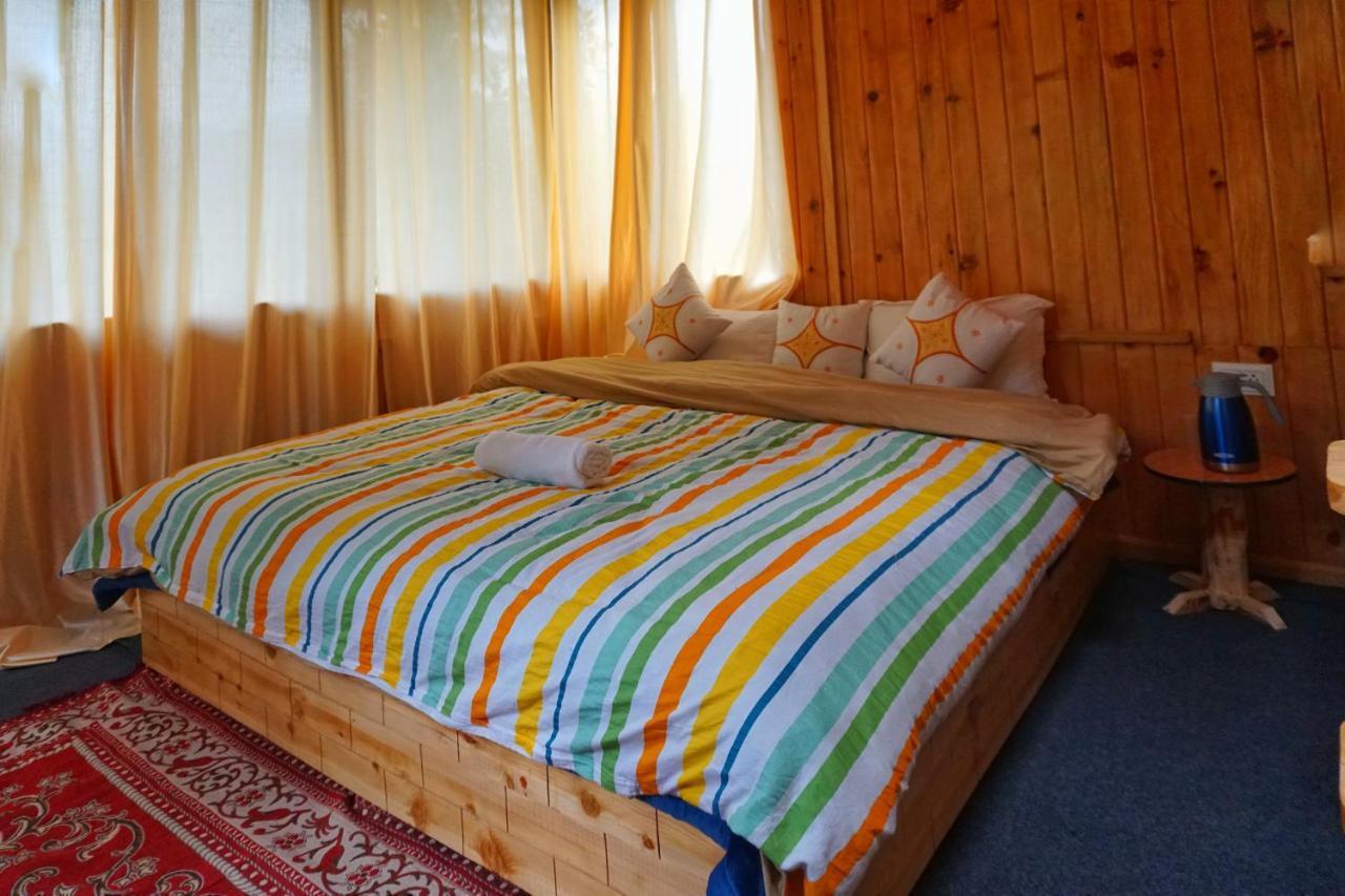 Freebird Nest Jibhi Hotel ภายนอก รูปภาพ
